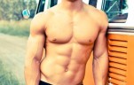 build a bigger chest, sexy guy pics, shirtless guys, crossfit gloves, best crossfit gloves, best workout gloves