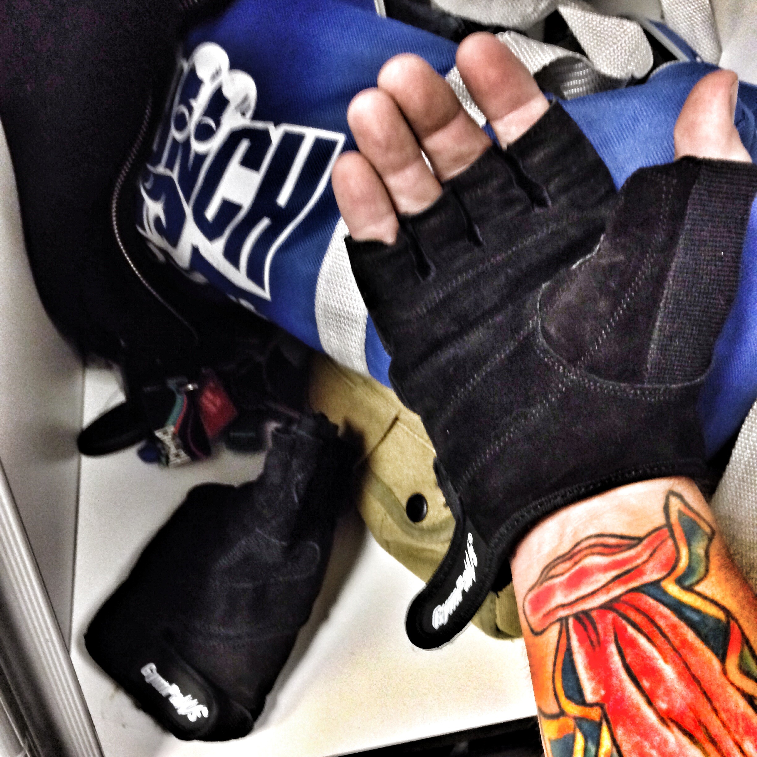 weight lifting gloves review