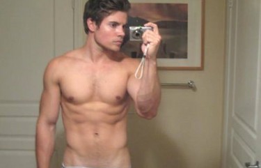 V Shaped Abs on Guys