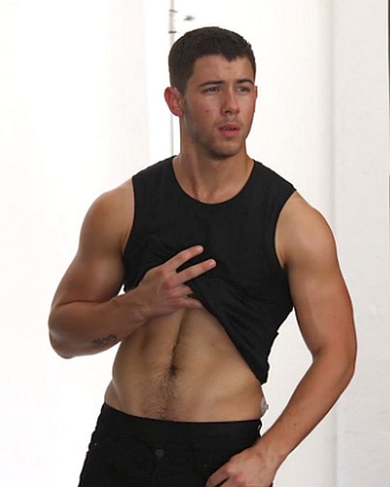 Nick jonas shirtless