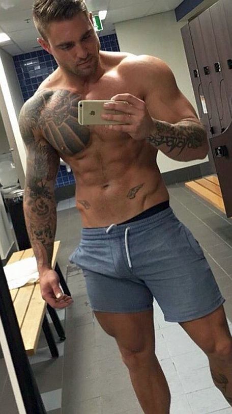 Workout gloves vs bare sales hands